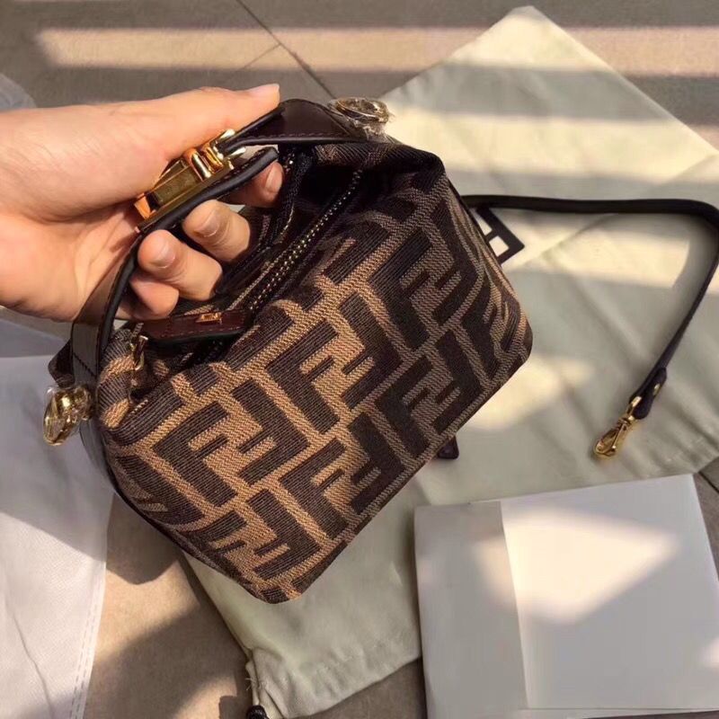 Fendi Baguette 1997 Handbag for Women s Fashionable Temperament vintage portable style handbag Armpit Bag Shopee Malaysia