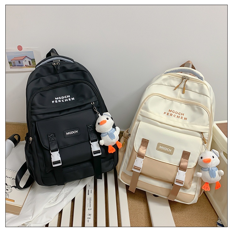 2023 new schoolbags for female middle school students, lightweight, largecapacity backpacks for