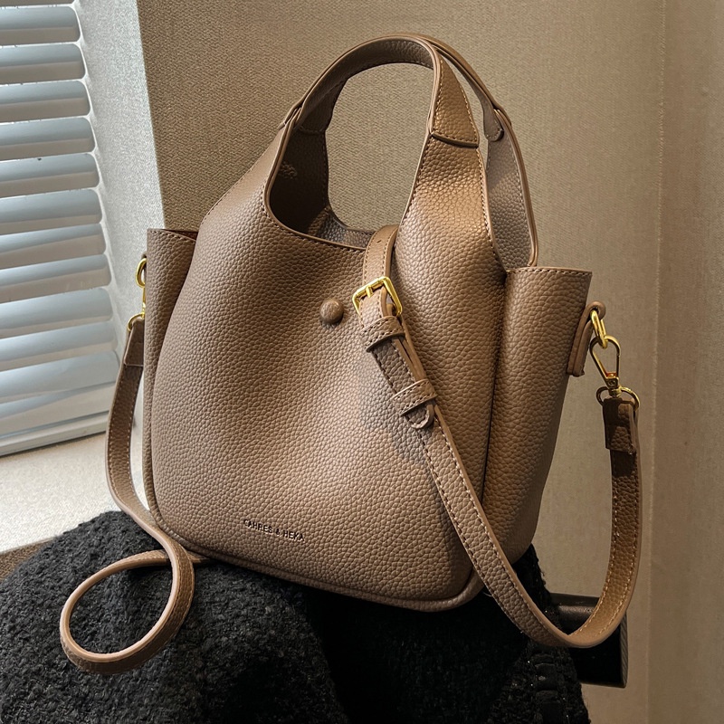 Niche Design HighEnd Bag Women 2023 Spring New Style Versatile Solid