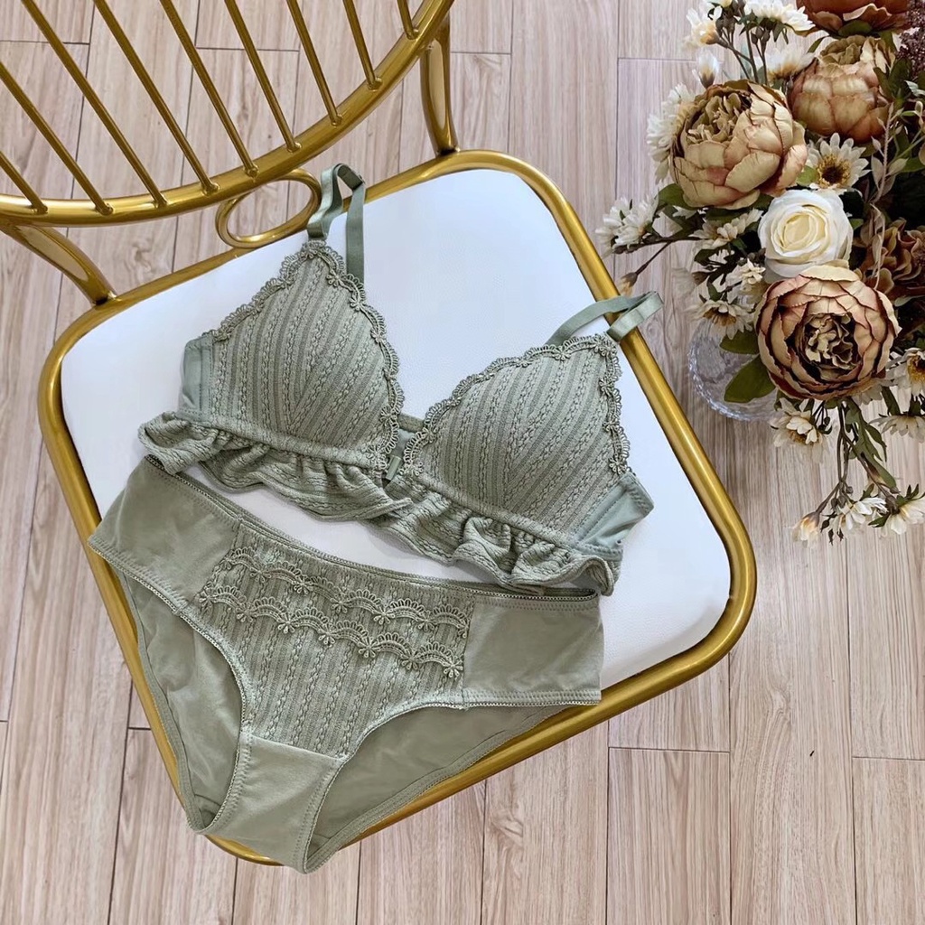 Summer Green Forest Suit Sexy Thin Style Front Buckle Triangle Cup Student Underwear  Female Small Breasts Gathered No Steel Ring Bra