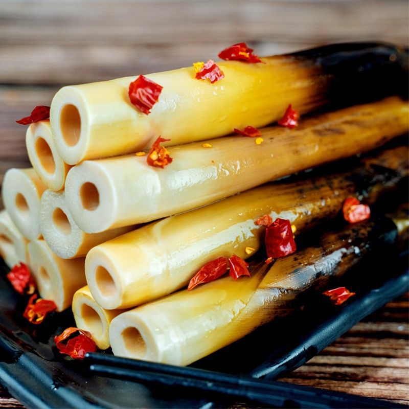 Spicy crispy bamboo shoots handpeeled bamboo shoots instant snacks 230g celebrity hand