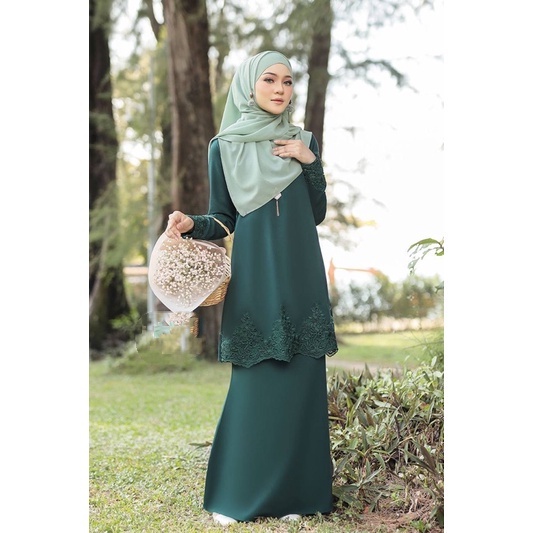 Gambar baju kurung Elegant Green