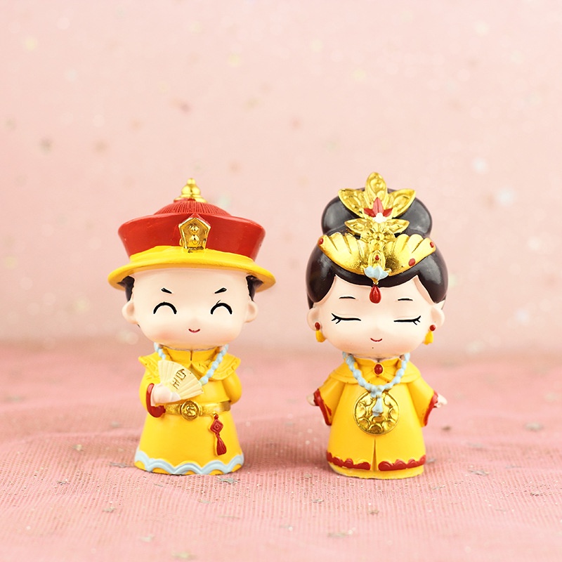Plastic Queens Emperors Action Figure Birthday Cake Decoration