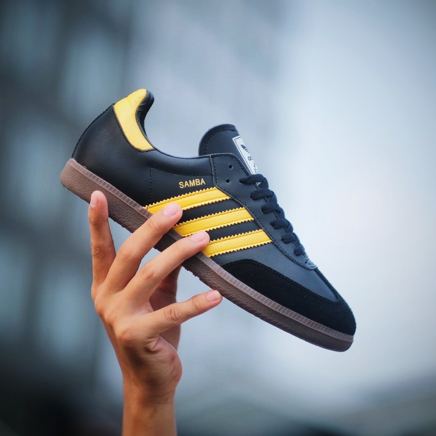 HITAM Adidas Samba Three Stripes Black Yellow Shoes/Adidas Samba OG ...