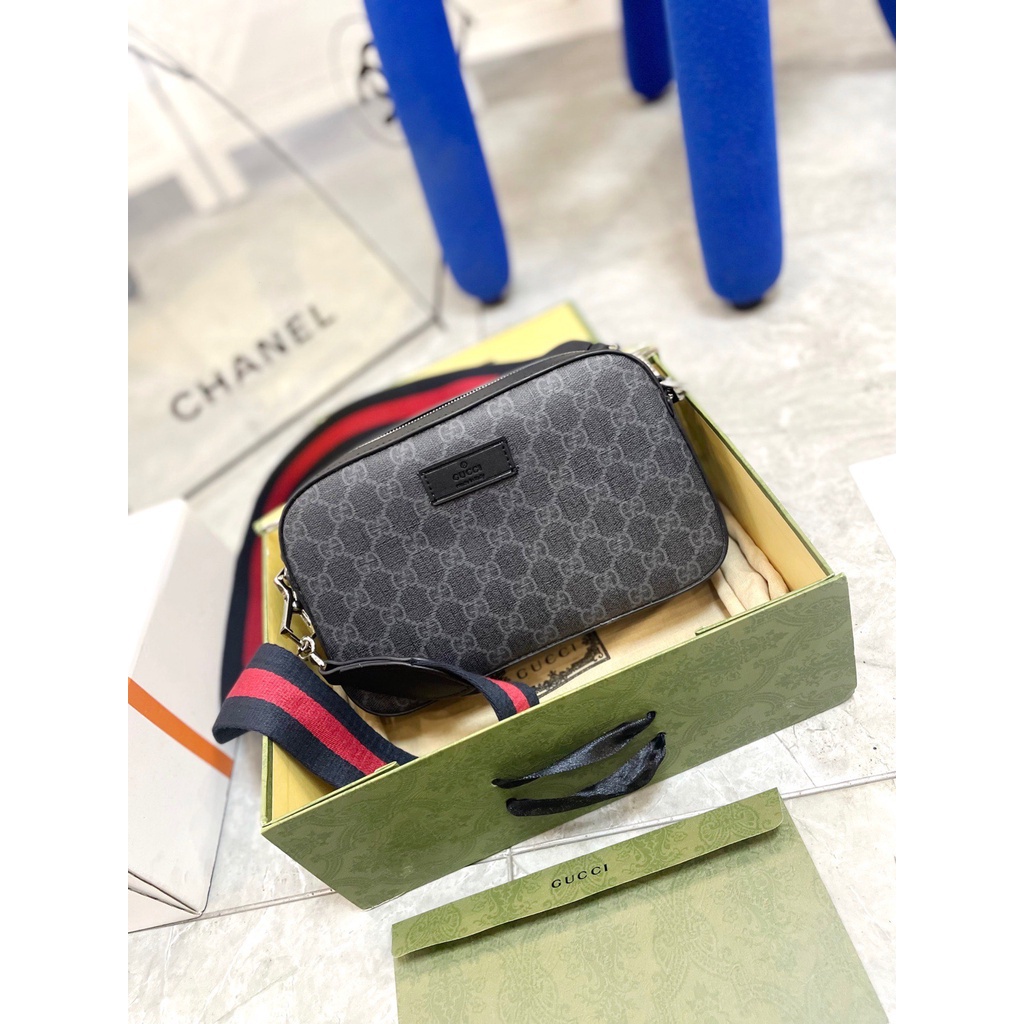 Beg pinggang LV Waist Bag, Men's Fashion, Bags, Sling Bags on Carousell