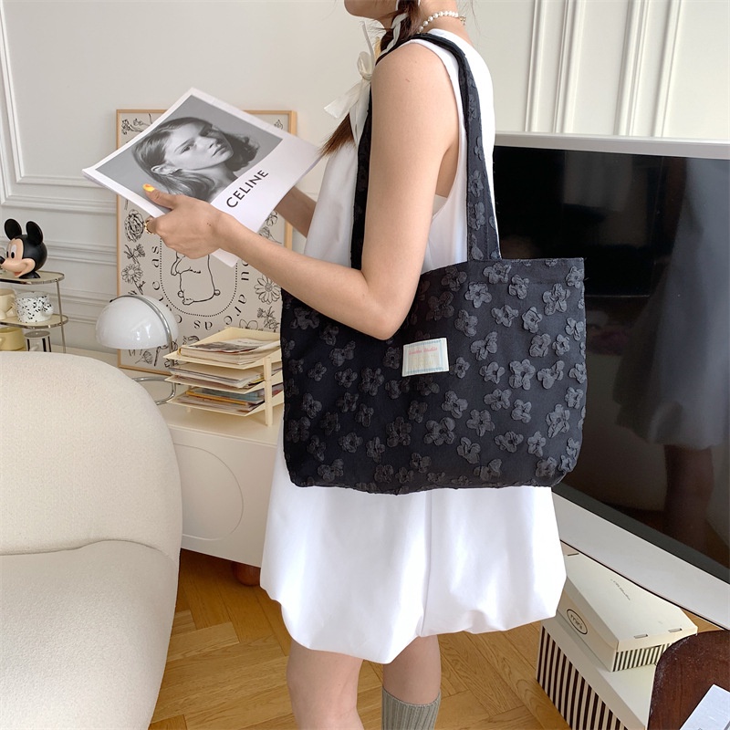 Embossed Small Flower Girl Shoulder Bag Girl Pure White Black AllMatch
