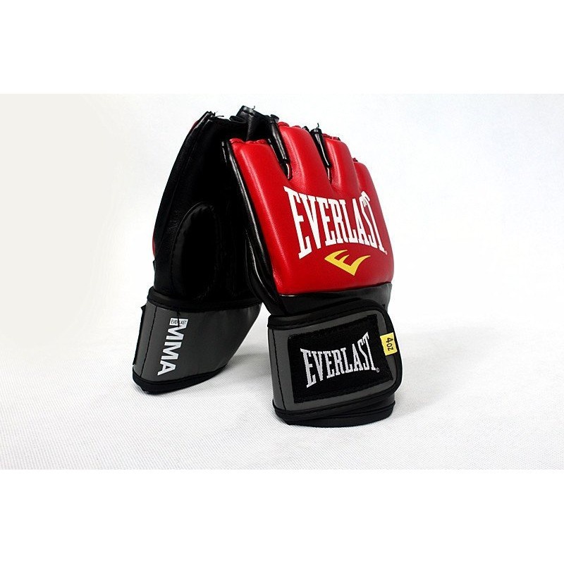 Gant de boxe Everlast doré signé par Sugar Ray Leonard et sous vitrine | LCS