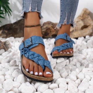 Women Wear Flat-Bottomed Fashion Sandals and Slippers out in Summer Beach  Shoes - China Design Walking Shoes and L V Sneaker for Men Women price