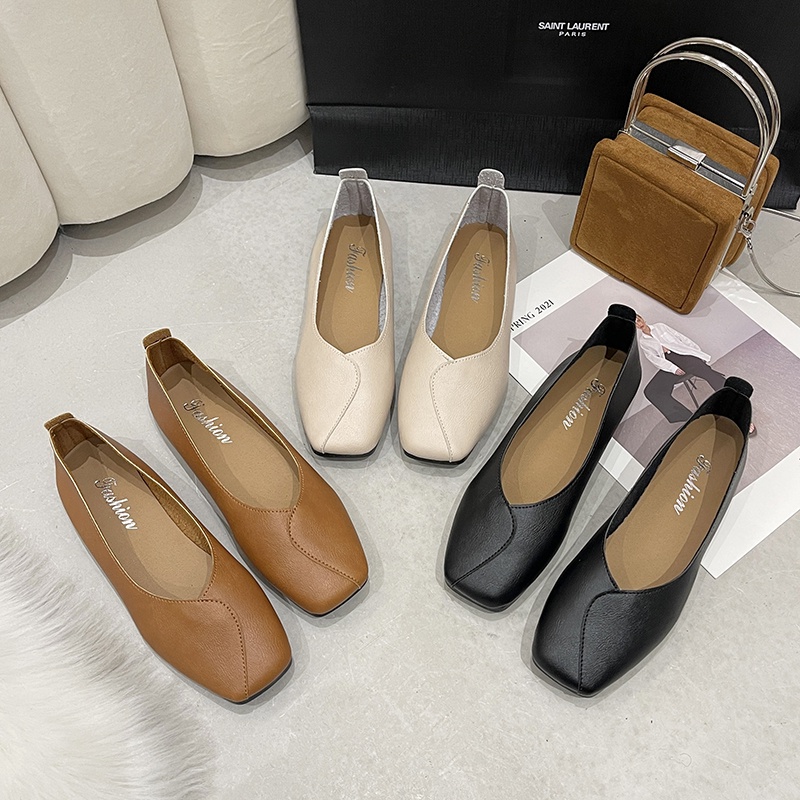 Square toe flat shoes hotsell