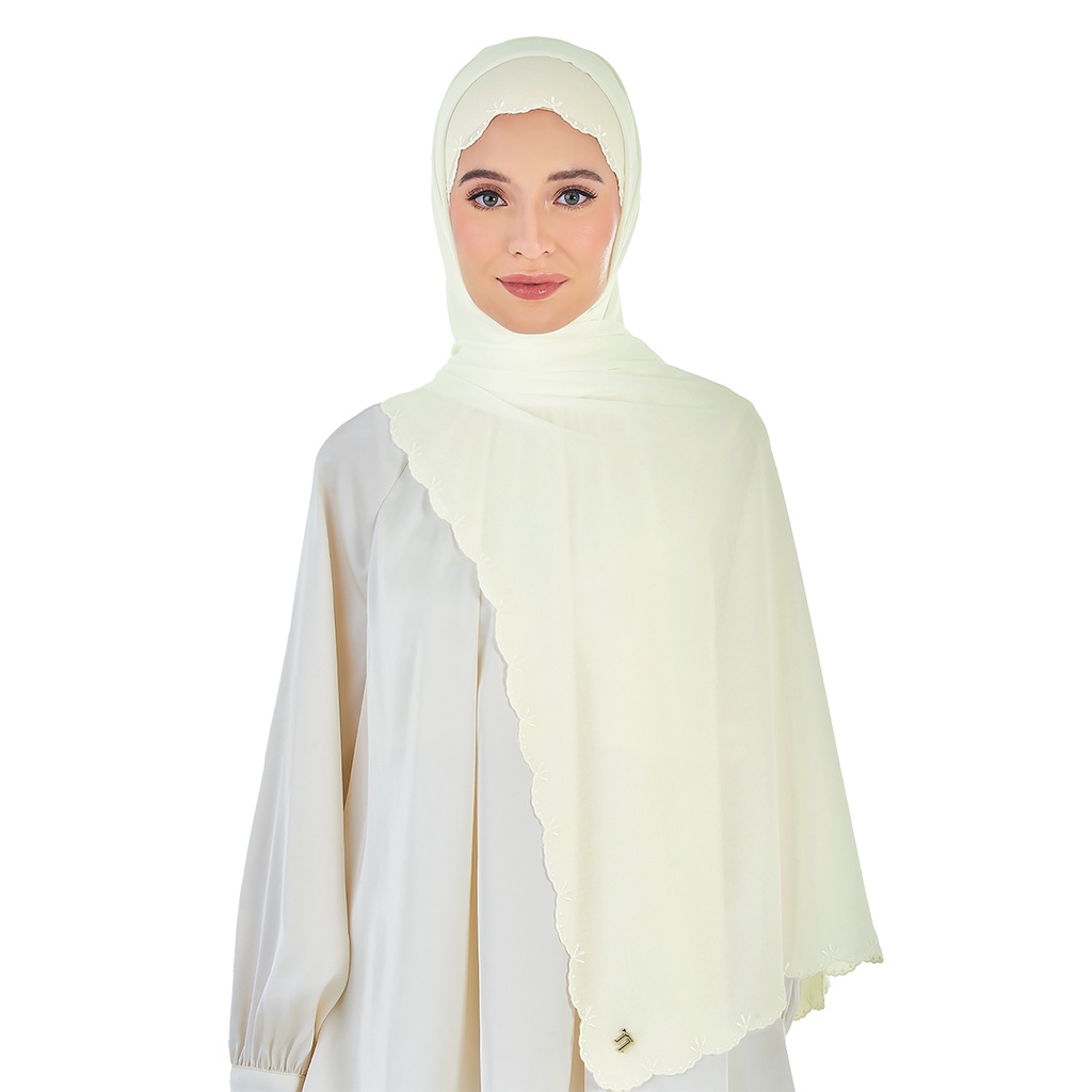 naelofar linia shawl
