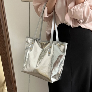 2023 New Chain Tote Bag Women's Large Capacity Shoulder Commuting Messenger  Bag