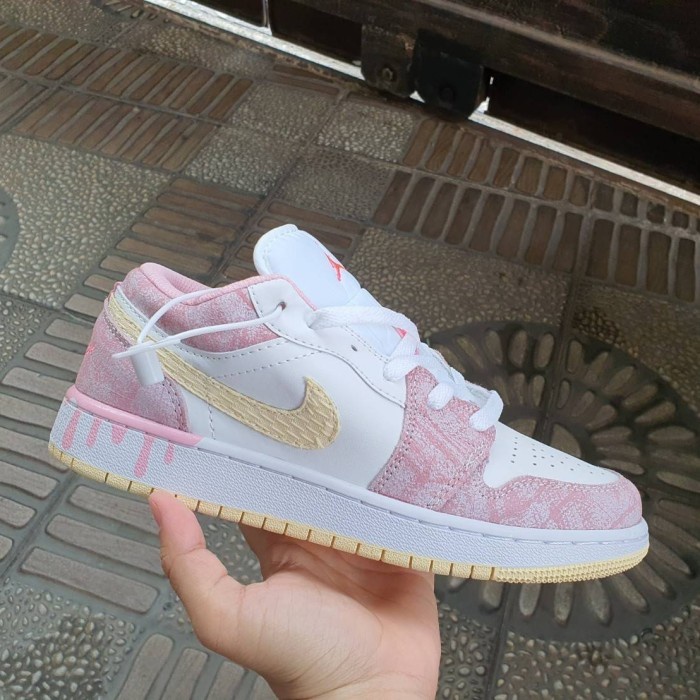 Sneakers Nike Air Jordan 1 Low Paint Drip Pink White Women PK Shopee