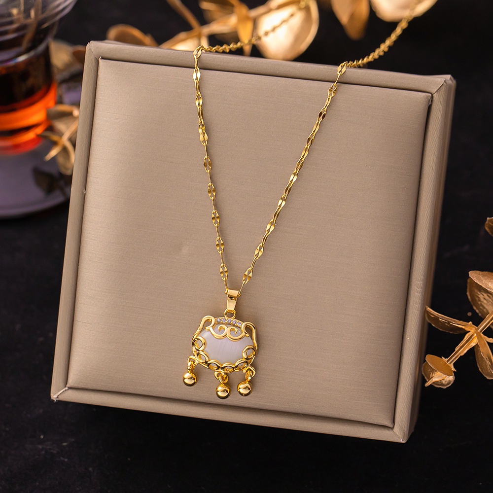 Exquisite Titanium Steel Necklace Women's AntiFading GoldPlated