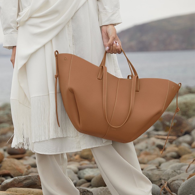 Genuine Genuine Leather Female Bag French Niche pol Tote Bag New Style Cyme  Cowhide Handbag Large Capacity