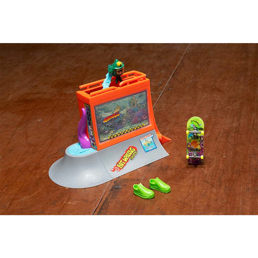 Hot Wheels Skate Aquarum Skatepark Fnger Skateboard Playset 2022 Tony