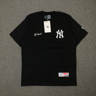 New York Yankees MLB Big Logo Oversized Black T-Shirt New Era Cap Adult Unisex Black