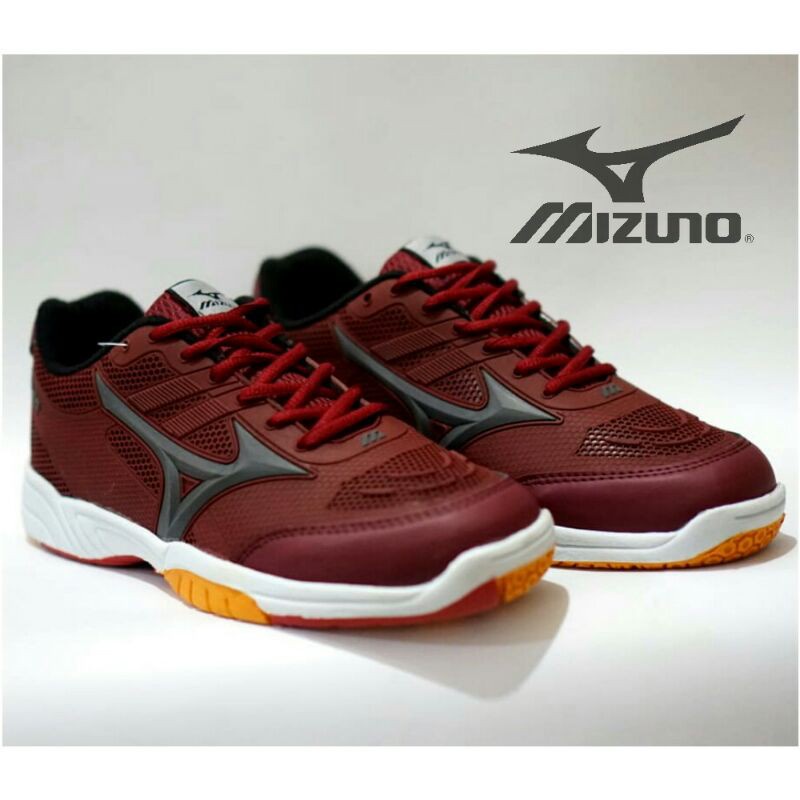 kasut badminton mizuno