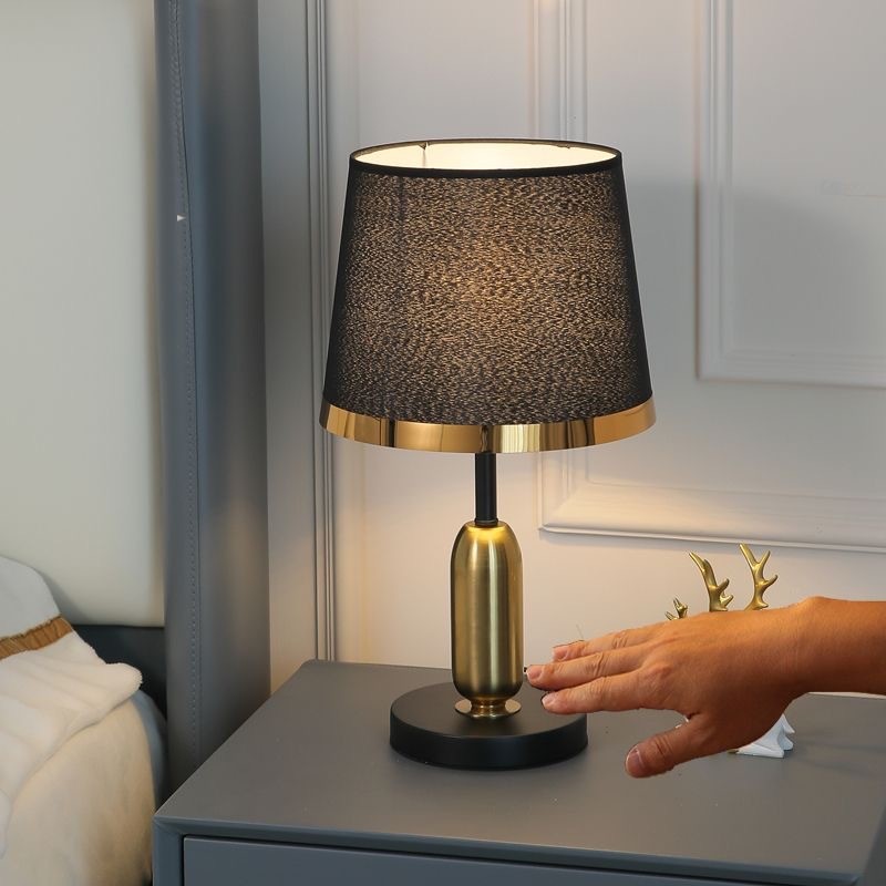 Table Lamp-New Style Bedroom Bedside Lamp Modern Creative Wedding Room ...