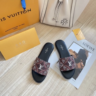 Buy Louis Vuitton/Louis Vuitton 2021 new letter jacquard embroidery  platform flip-flop casual flat slippers women beach sandals ｜Fashion  slippers-Fordeal