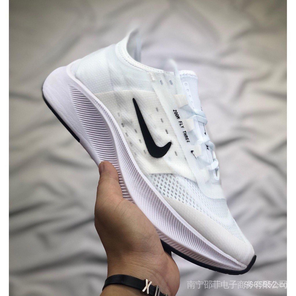 Nike zoom fly 3 best sale on feet