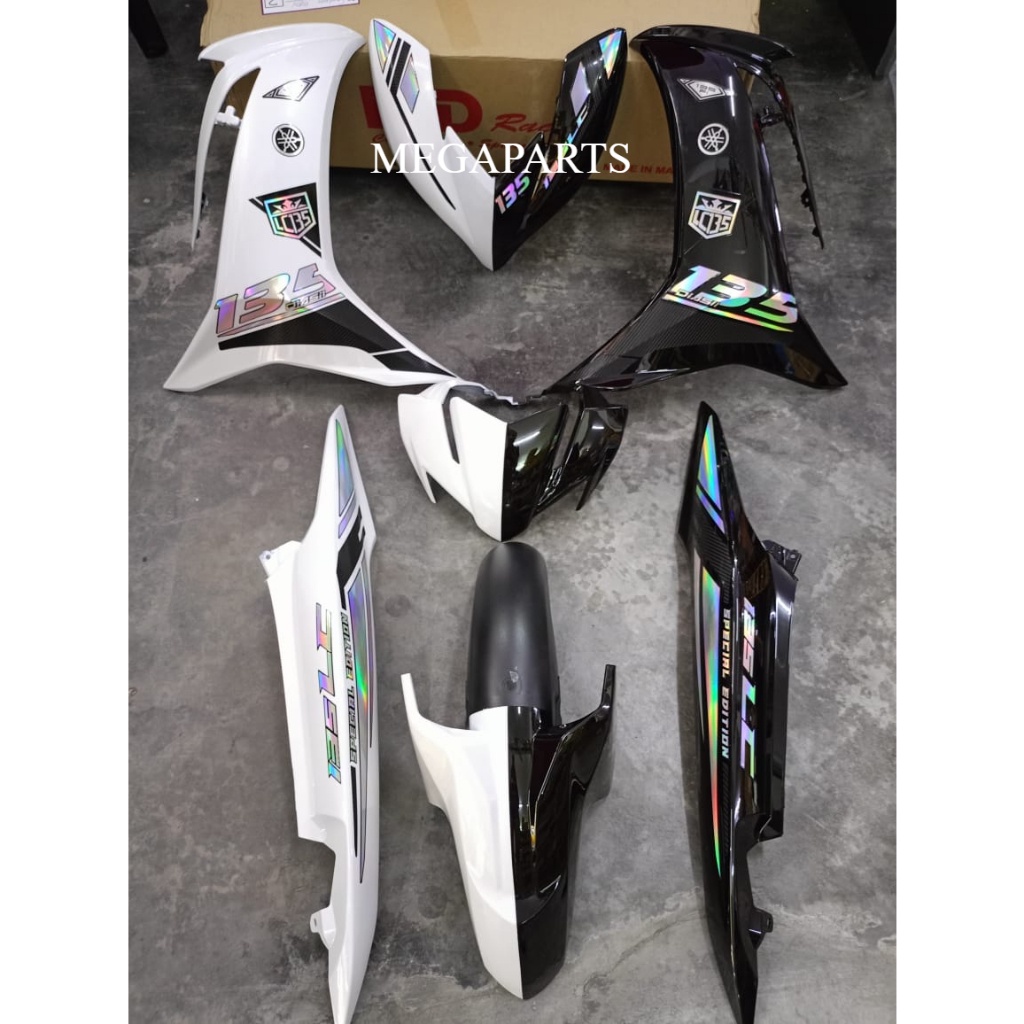 LC135 V8 FI YAMAHA CHROME LASER CARBON BODY COVER SET WITH SIAP STICKER