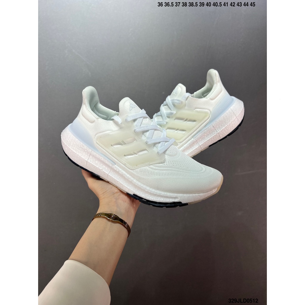 Ultra boost 2024 slip resistant