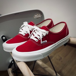 Vans vault chili outlet pepper on feet