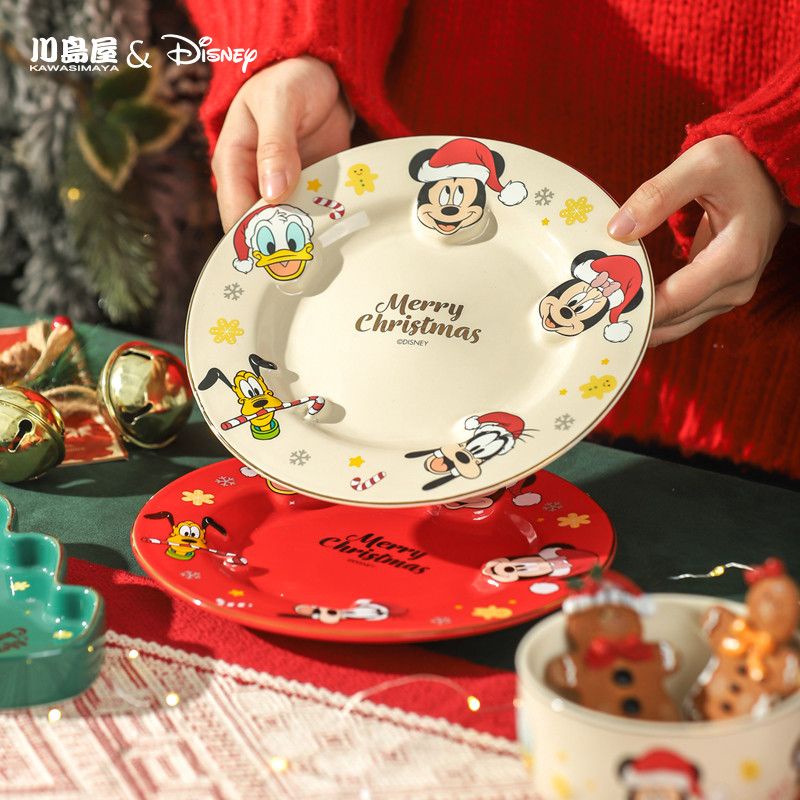 Disney christmas clearance dinnerware