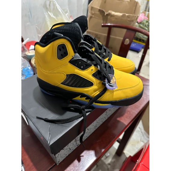 Jordan 5 yellow outlet 2019