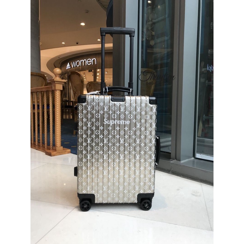 Supreme Lv Suitcase