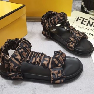 Fendi flip best sale flops price