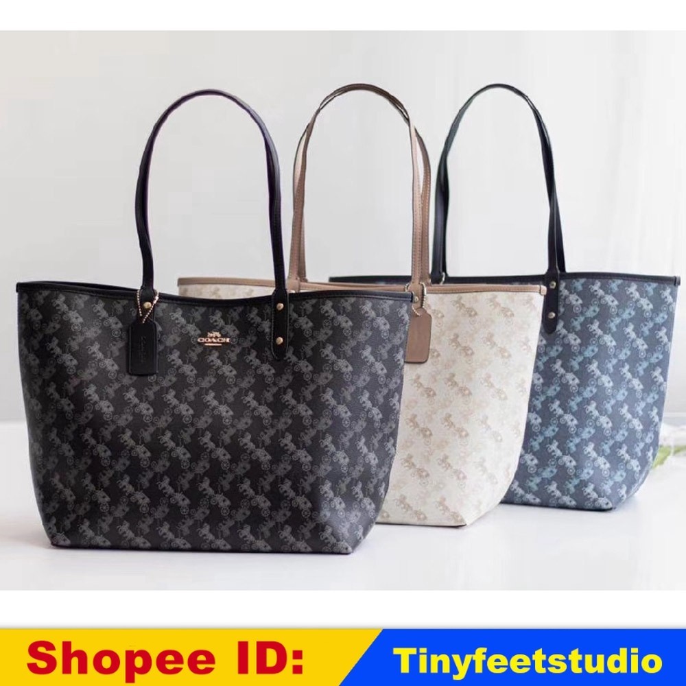 Reversible city tote with horse and carriage print hotsell