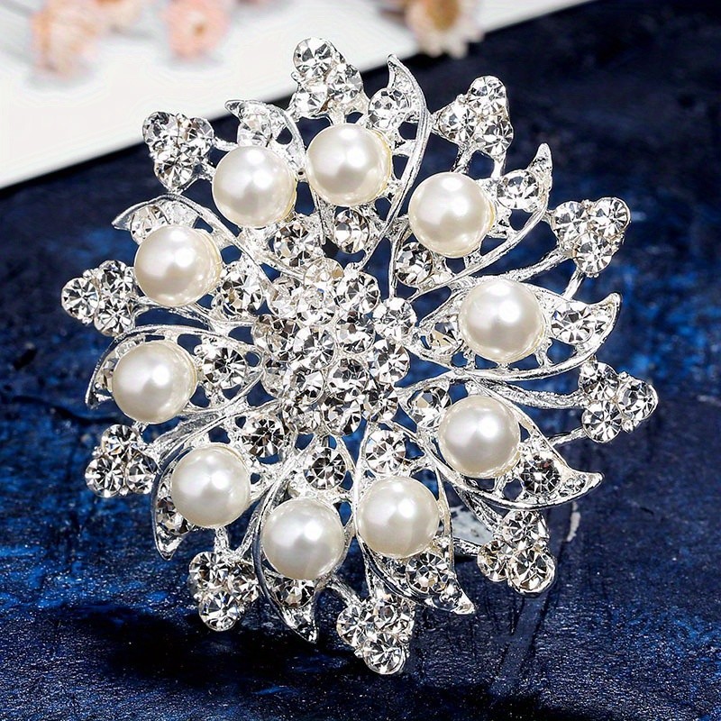 Simple Rhinestone Pearl Clip Hollow Brooch Metal Flower Brooch Jacket ...