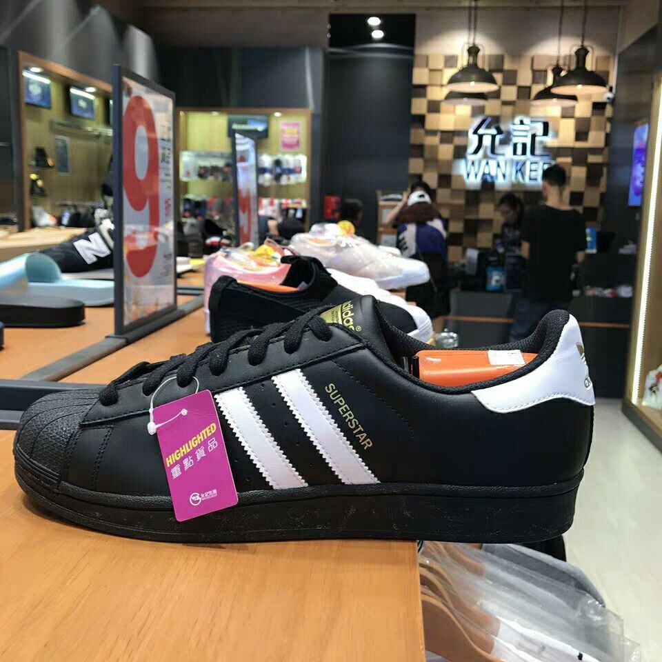 Adidas superstar black gold label best sale