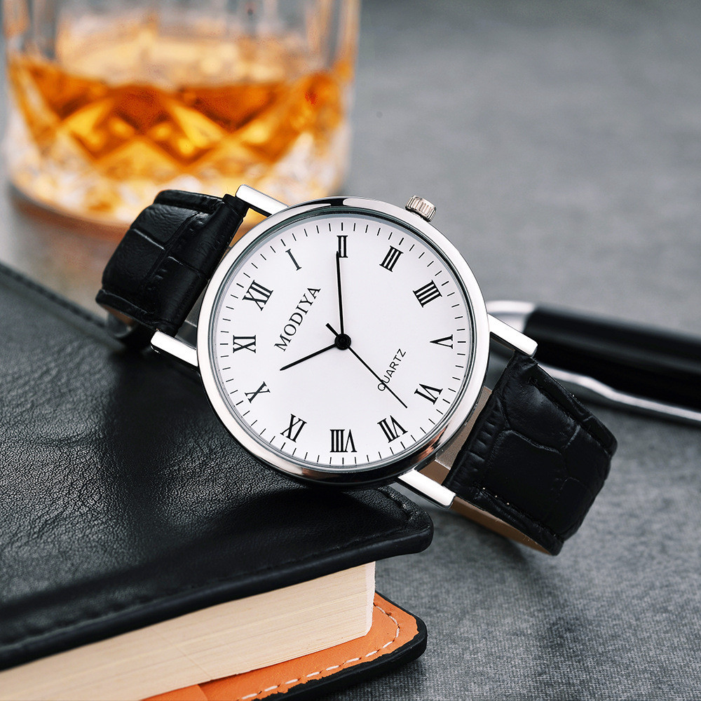 Elegant Leather Strap Quartz Wristwatch for Timeless Style