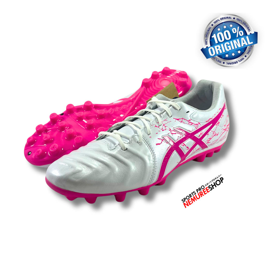 Asics best sale soccer cleats