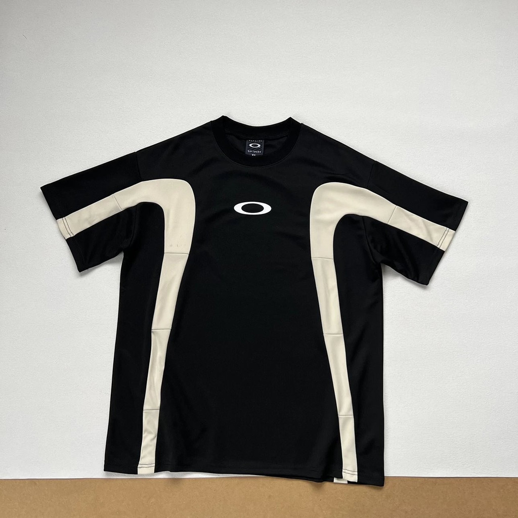 00s OAKLEY black cotton ss shirt archive Oakley T-Shirt - Small