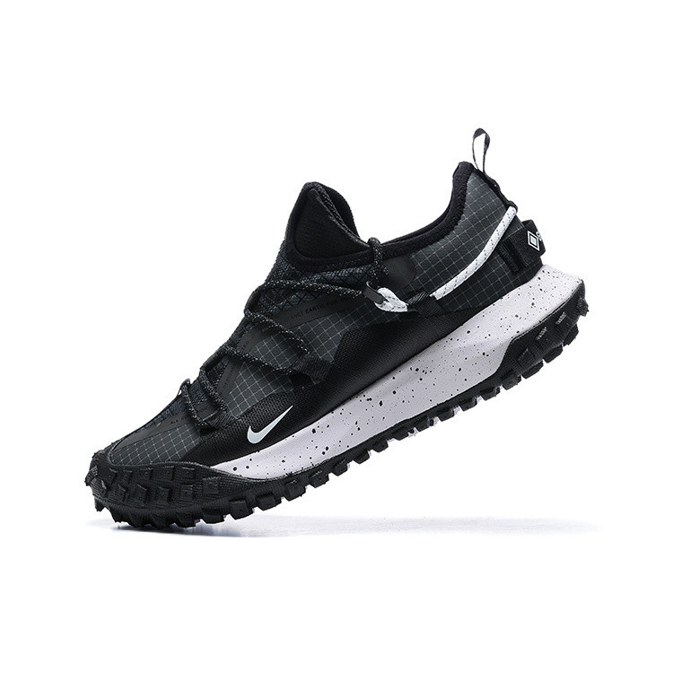 nike outdoor hiking shoes