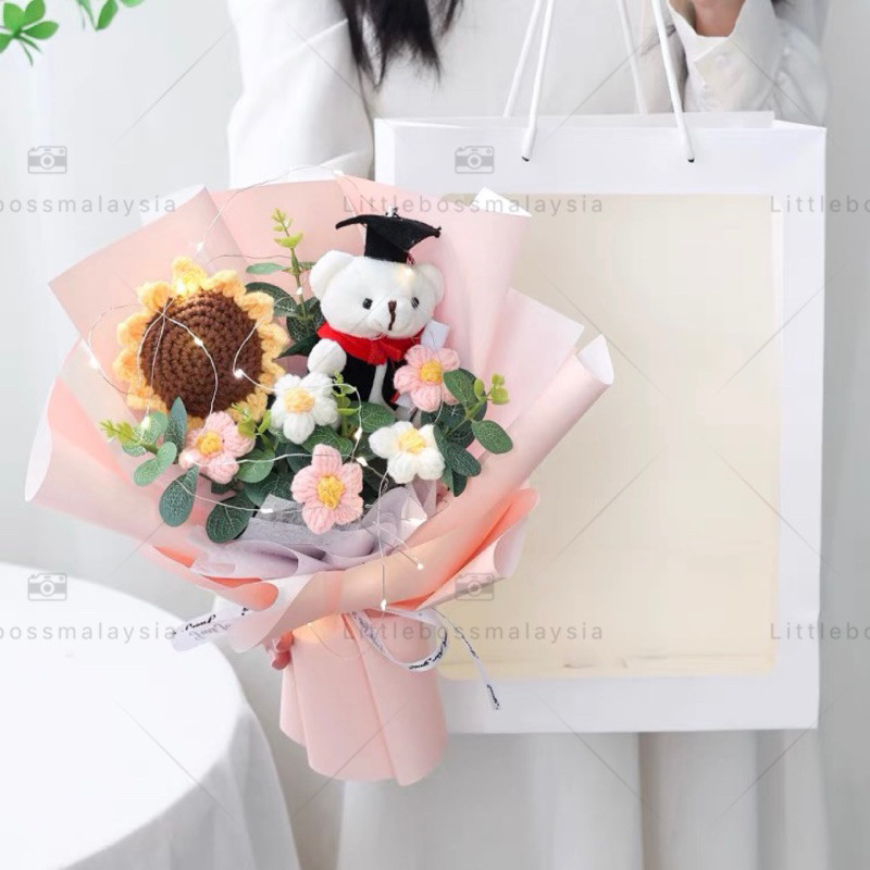 🔥𝑯𝑨𝑵𝑫𝑴𝑨𝑫𝑬🔥Graduation Knitted Flower/ Knitted flower bouquet/ Flower ...