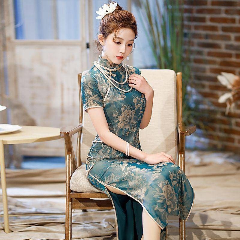 Improved version of cheongsam, long daily and youthful style, slim fit ...