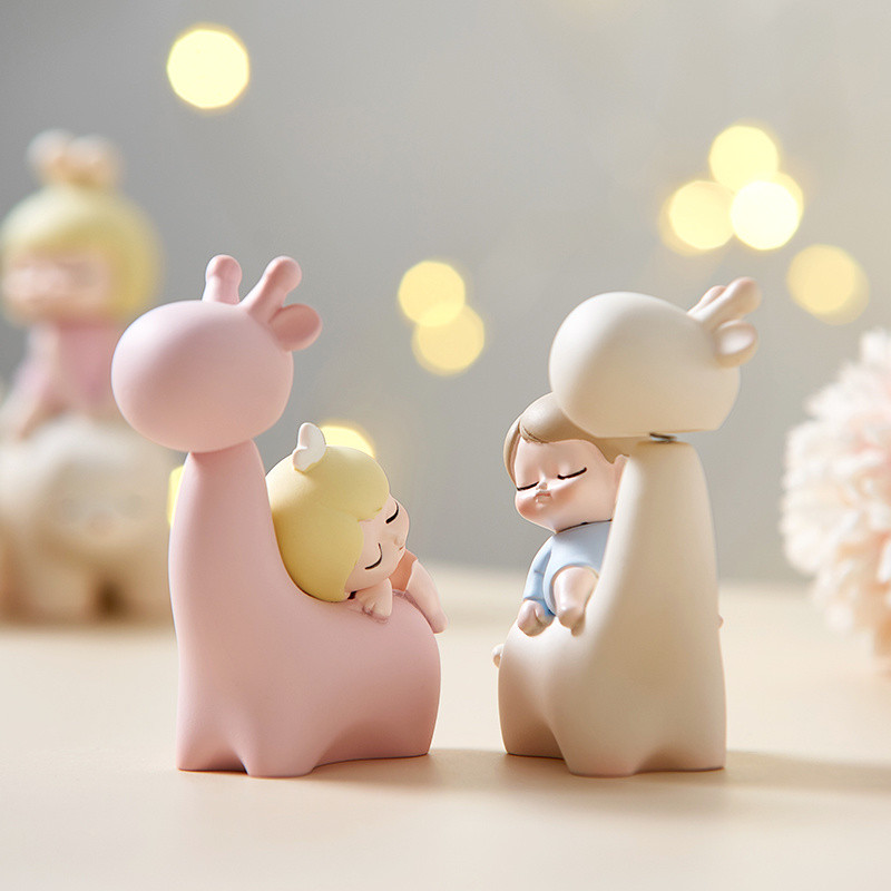 Car Dashboard Bobblehead Doll, Shaking Chest Ornament, Kawaii Figurine