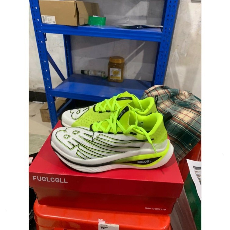 2023-new-new-balance-fuelcell-supercomp-elite-v3-review-white-green-nb