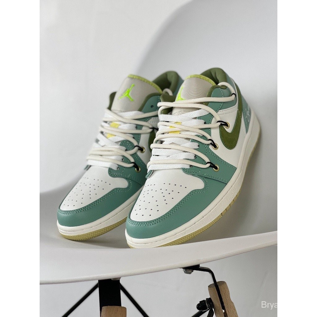 Z8NP Nike Air Jordan 1 Low cut Basketball Shoes Casual Sneakers For Men ...