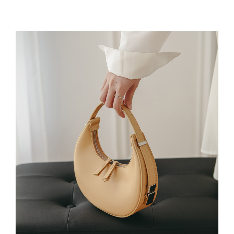 Niche Design Bag Women 2024 New Style Underarm Crescent Bag PU Portable