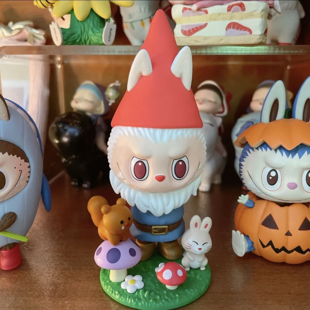 P POPMATR Labubu Gardener Dwarf Limited Edition Elevator Handmade ...