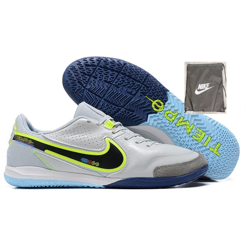 Flat bottom soccer shoes outlet