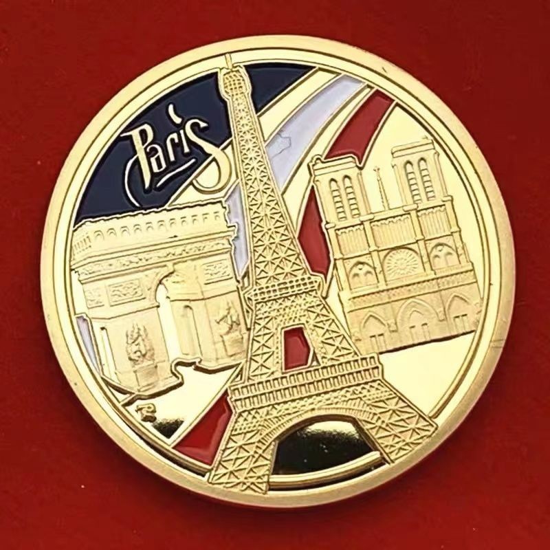Bracelet Souvenir Paris Avec Médailles Tour Eiffel Et Notre-Dame - Bijou Vintage D'occasion