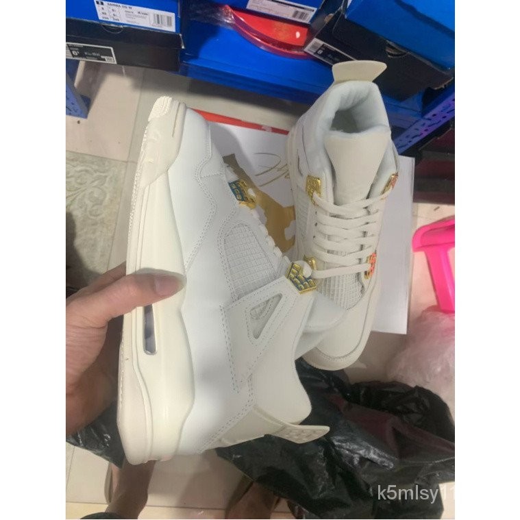 kasut aj4