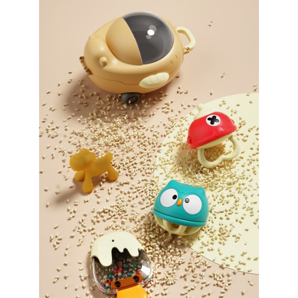 Gum toy, dice, rattle with 5-piece airplane case | Shopee Malaysia