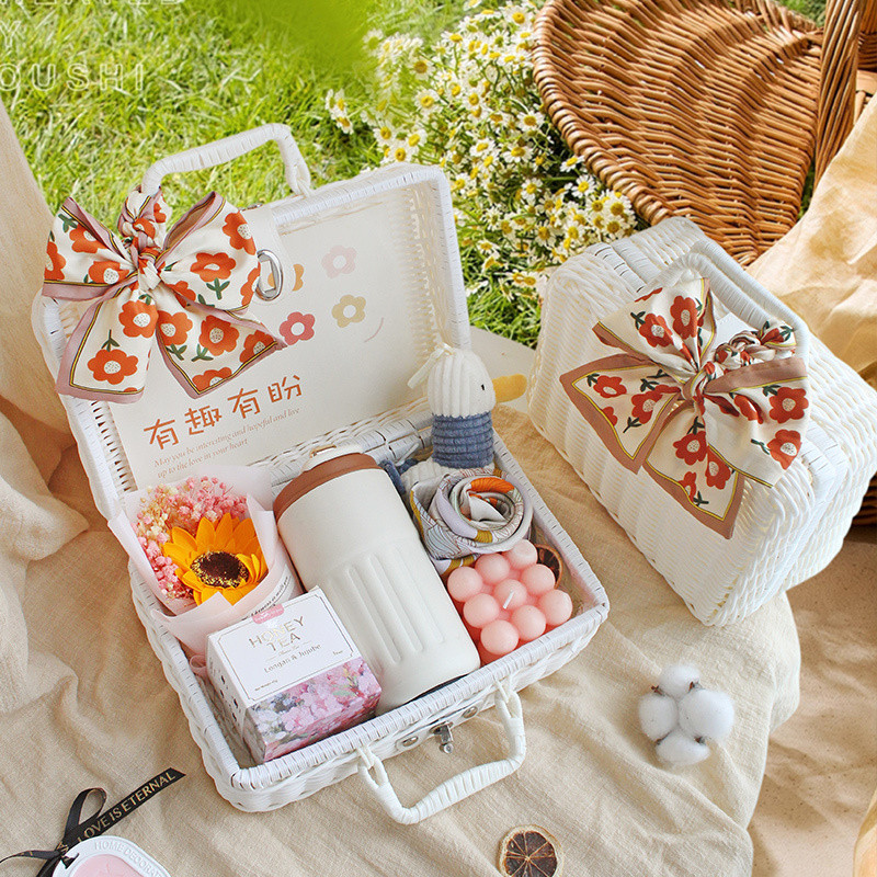 Birthday gift cute practical set gift box graduation gift for